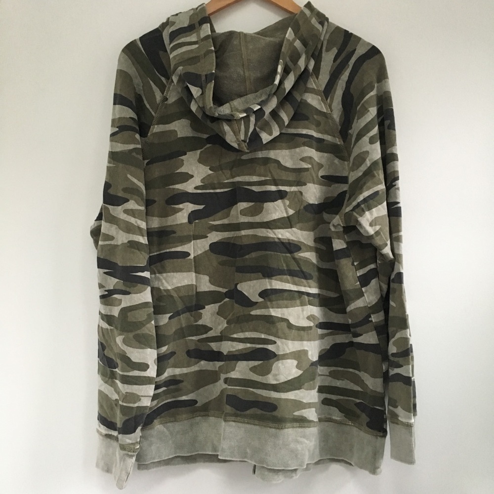 NWOT 1X Torrid Camo print Zip Up Hoodie camouflage - Picture 6 of 7